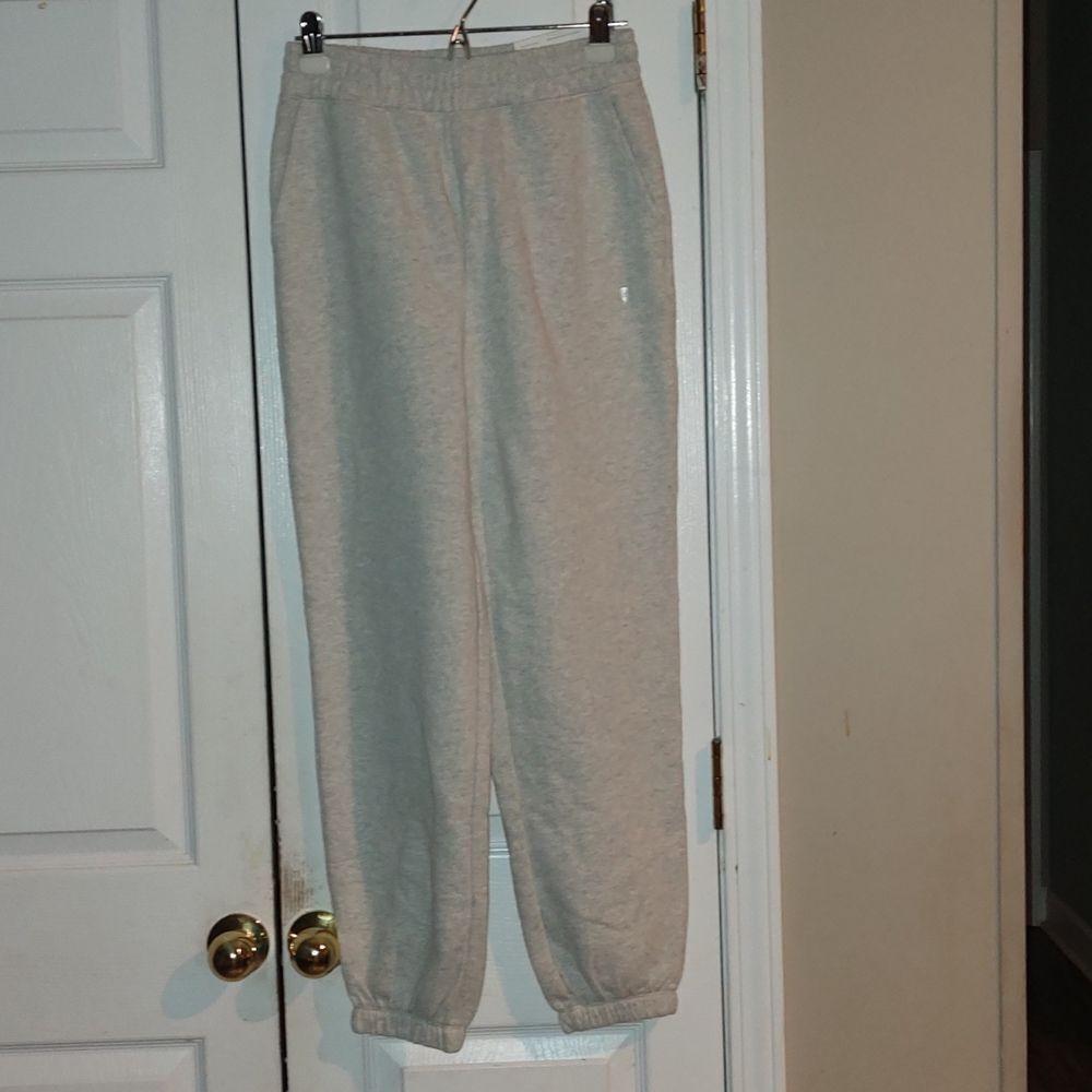 American Eagle light gray boyfriend jogger  highest rise  Sz S NWT